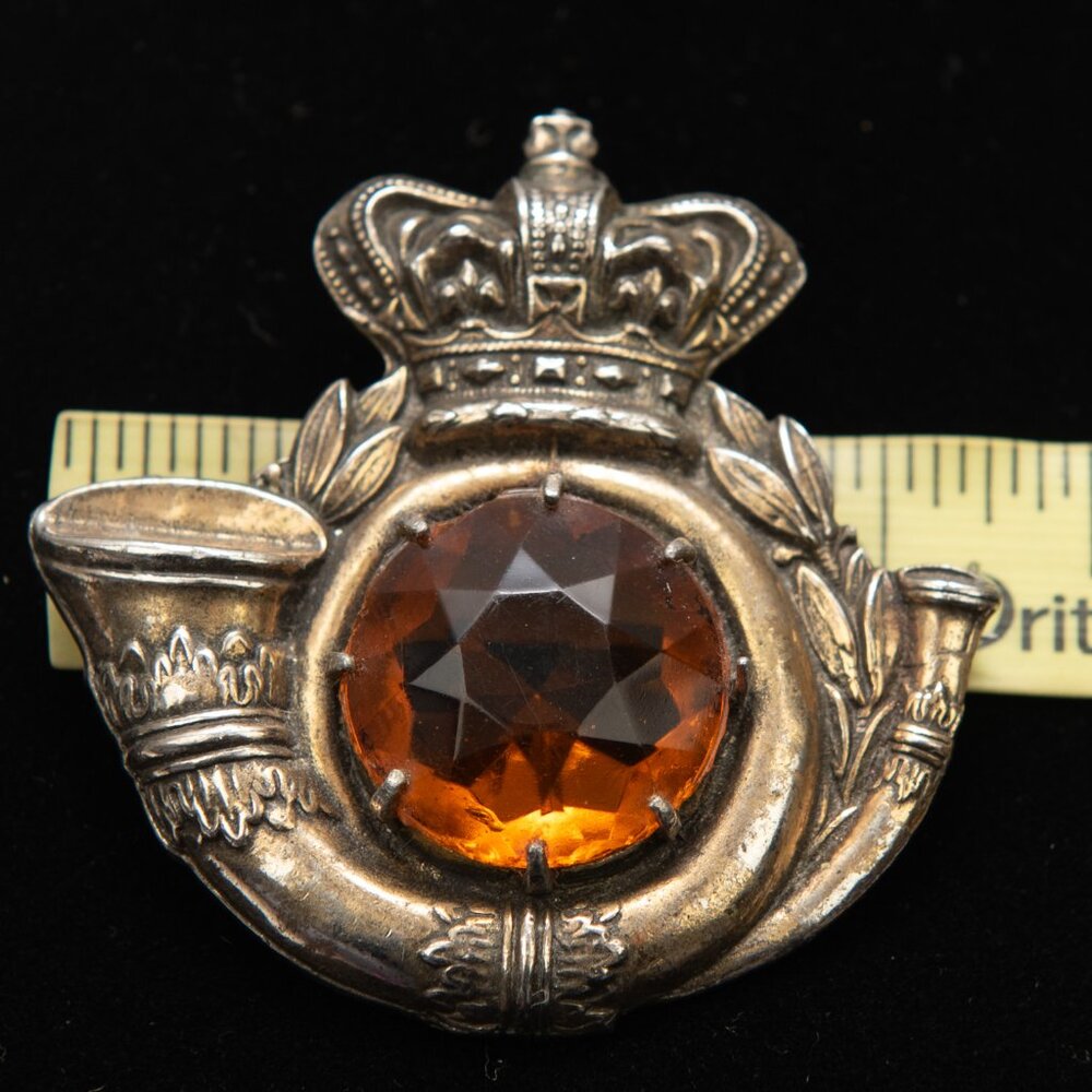 Agnew French Horn Crown Pendant Pin Amber Faced Stone Vintage Bronze - Picture 7 of 7